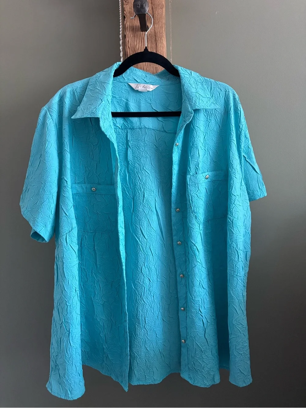 173.) Tradition / Blue / Button Down / Short Sleeve Top - Picture 2 of 8